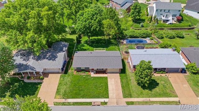 9131 Cherry Brook Lane, Crestwood, MO 63126