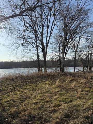 425 Hardin Bottom Rd, Clifton, TN 38425