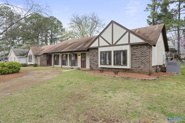 2517 Galahad Drive SE, Huntsville, AL 35803