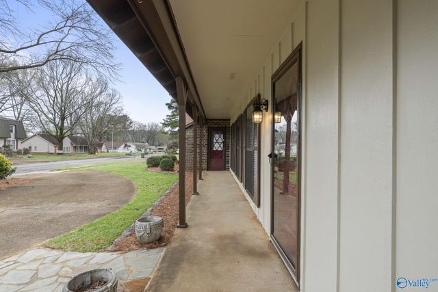 2517 Galahad Drive SE, Huntsville, AL 35803