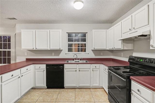 1067 Misty Meadows Point, Hampton, GA 30228