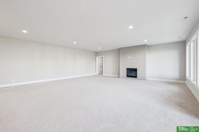 3306 S 212th Street, Elkhorn, NE 68022