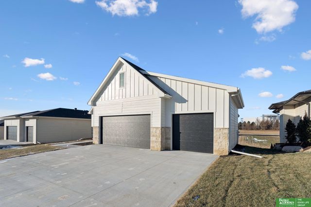 3306 S 212th Street, Elkhorn, NE 68022