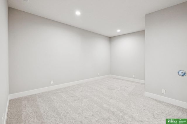 3306 S 212th Street, Elkhorn, NE 68022