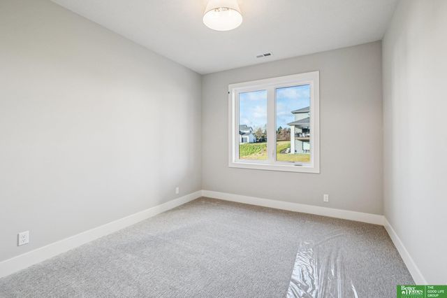 3306 S 212th Street, Elkhorn, NE 68022