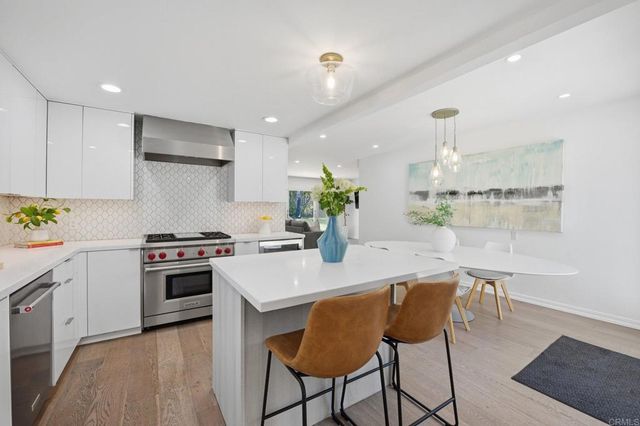 637 N Rios Avenue, Solana Beach, CA 92075