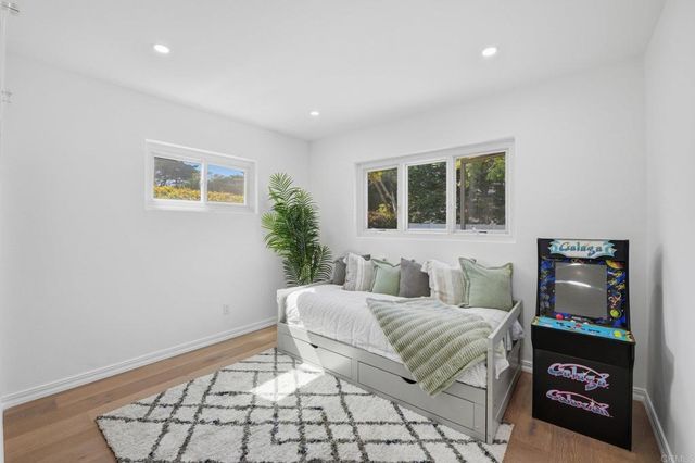 637 N Rios Avenue, Solana Beach, CA 92075