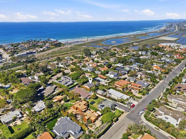 637 N Rios Avenue, Solana Beach, CA 92075