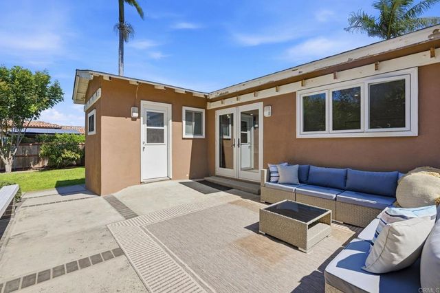 637 N Rios Avenue, Solana Beach, CA 92075