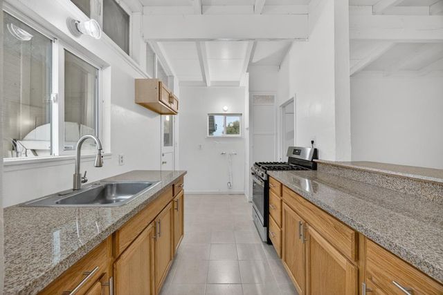 525 Dudley Dr, Roseville, CA 95678