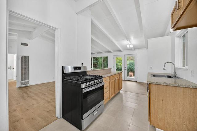 525 Dudley Dr, Roseville, CA 95678