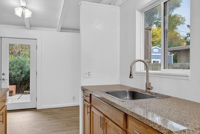 525 Dudley Dr, Roseville, CA 95678