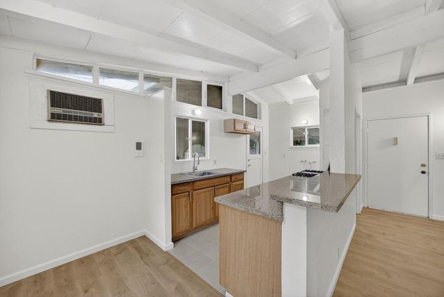 525 Dudley Dr, Roseville, CA 95678