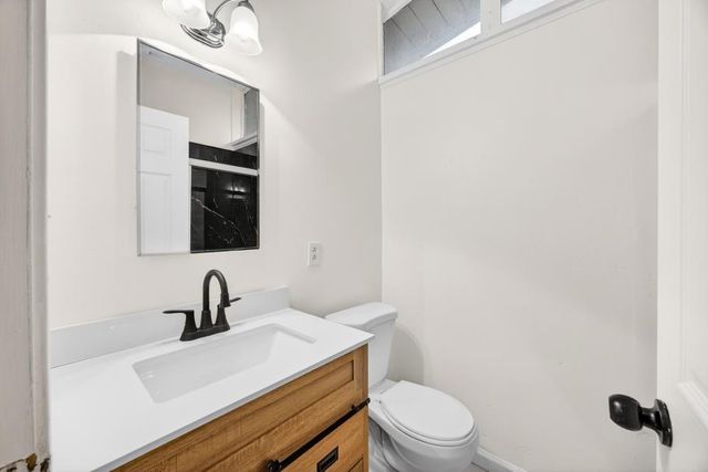 525 Dudley Dr, Roseville, CA 95678