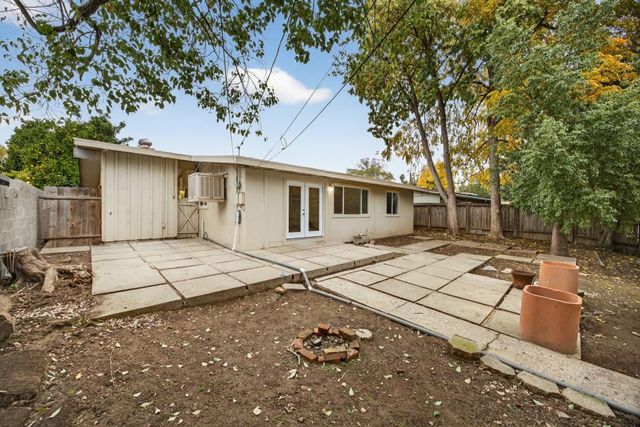 525 Dudley Dr, Roseville, CA 95678