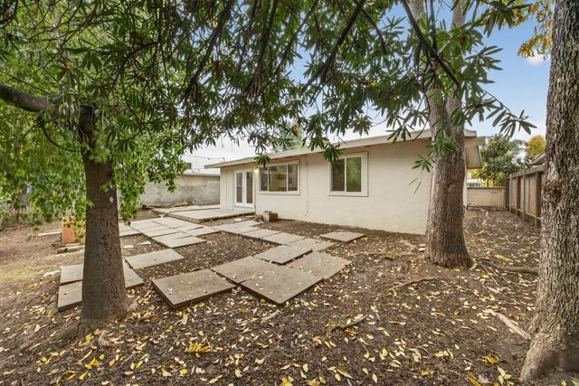 525 Dudley Dr, Roseville, CA 95678