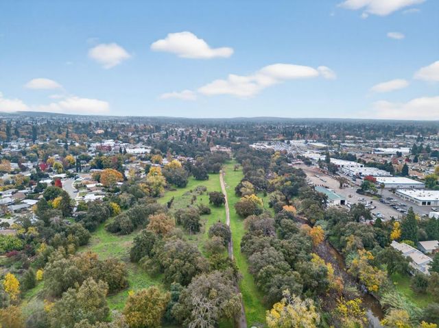 525 Dudley Dr, Roseville, CA 95678