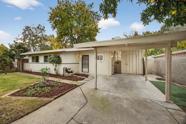 525 Dudley Dr, Roseville, CA 95678