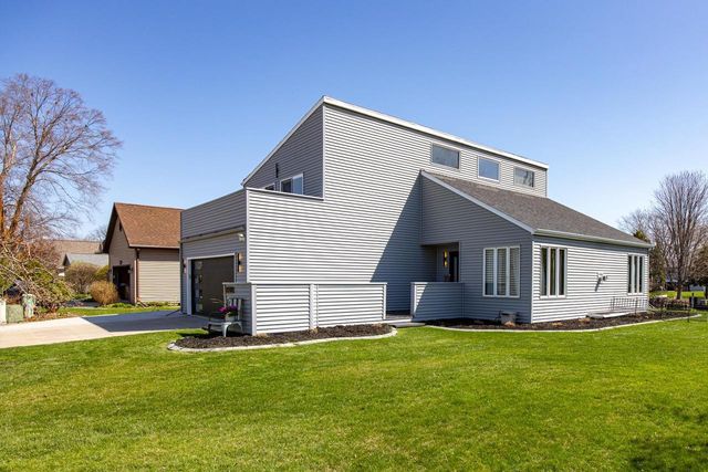 1840 CLIFFVIEW COURT, Oshkosh, WI 54901