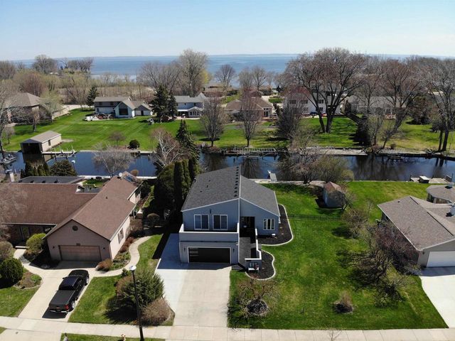 1840 CLIFFVIEW COURT, Oshkosh, WI 54901