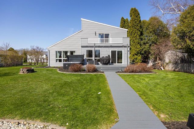 1840 CLIFFVIEW COURT, Oshkosh, WI 54901