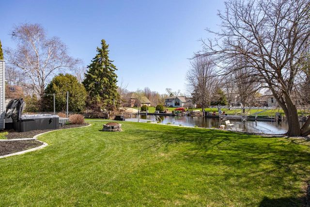 1840 CLIFFVIEW COURT, Oshkosh, WI 54901
