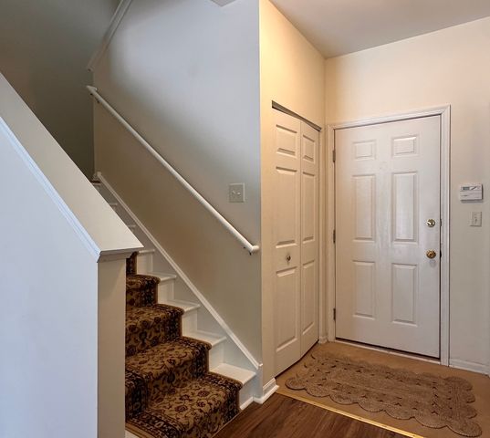 437 Pine Lake Circle, Vernon Hills, IL 60061