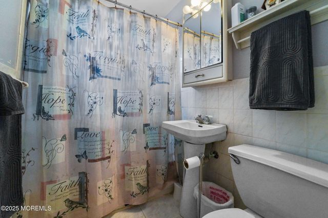 73 Broadway Road, Freehold, NJ 07728