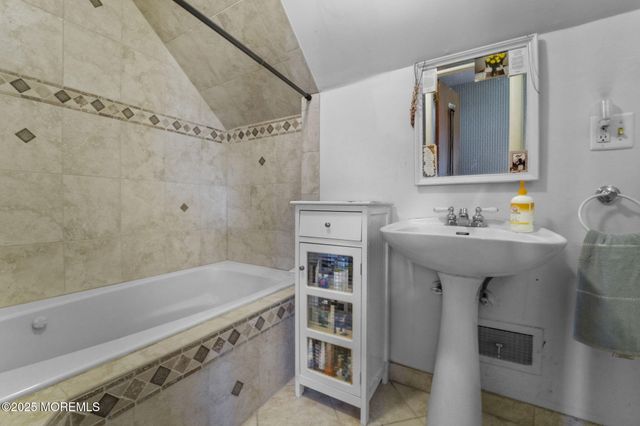 73 Broadway Road, Freehold, NJ 07728