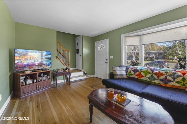 73 Broadway Road, Freehold, NJ 07728