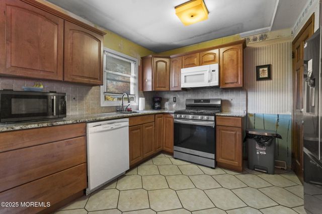 73 Broadway Road, Freehold, NJ 07728