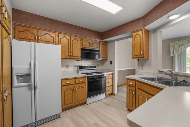 8792 Norway Street NW, Coon Rapids, MN 55433