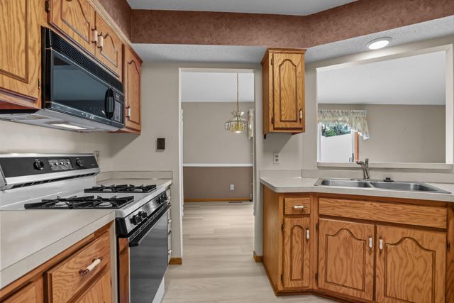8792 Norway Street NW, Coon Rapids, MN 55433