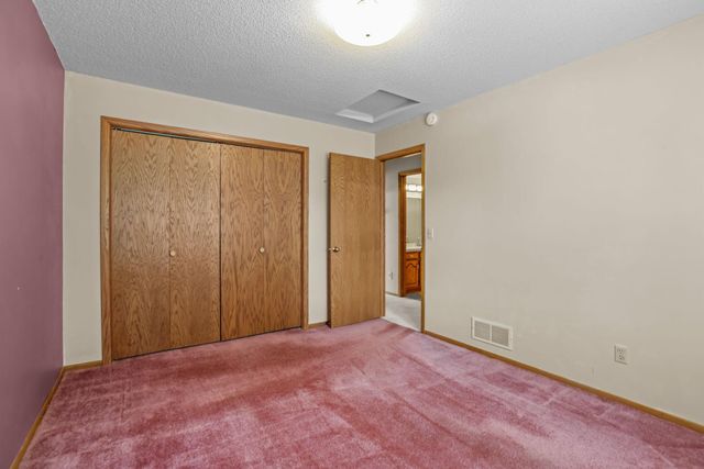 8792 Norway Street NW, Coon Rapids, MN 55433