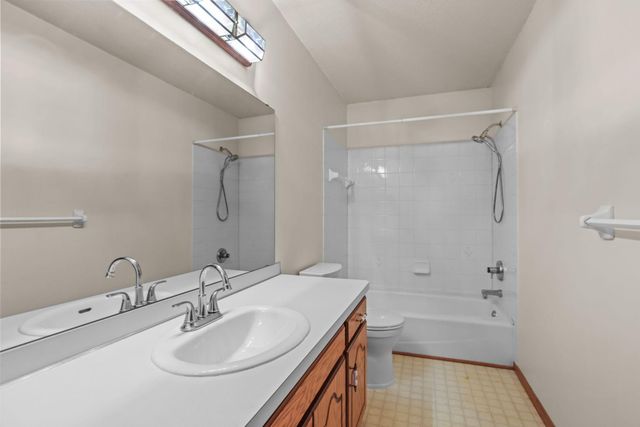 8792 Norway Street NW, Coon Rapids, MN 55433