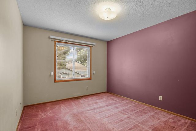 8792 Norway Street NW, Coon Rapids, MN 55433