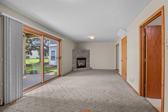 8792 Norway Street NW, Coon Rapids, MN 55433