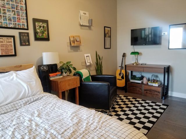 1409 W Diversey Parkway 210, Chicago, IL 60614