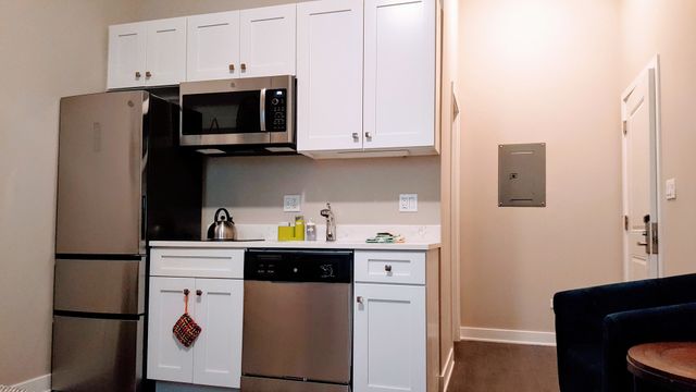 1409 W Diversey Parkway 210, Chicago, IL 60614