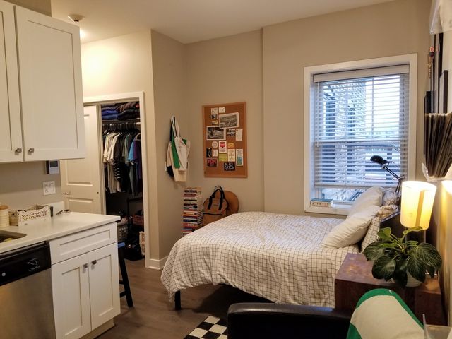 1409 W Diversey Parkway 210, Chicago, IL 60614