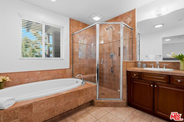 13031 Villosa Place 142, Los Angeles, CA 90094