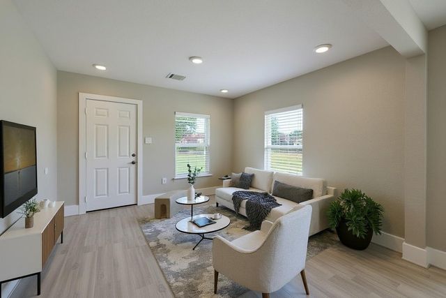 8302 Tavenor Lane, Houston, TX 77075