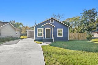 8302 Tavenor Lane, Houston, TX 77075