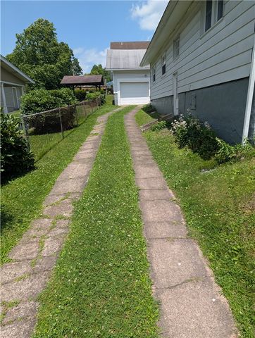 213 MCGILL AVE, Dawson, PA 15428