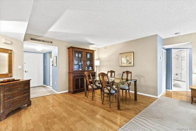 10 Stewart Place 7FW, White Plains, NY 10603