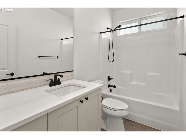 1453 Ne Forest Park St, Estacada, OR 97023