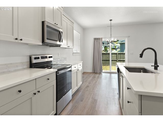 1453 Ne Forest Park St, Estacada, OR 97023