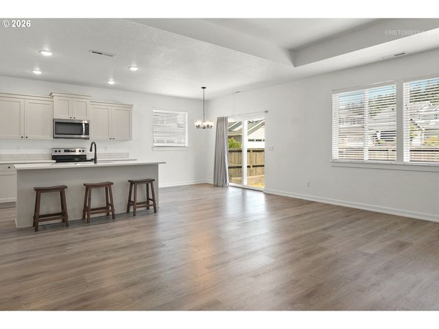 1453 Ne Forest Park St, Estacada, OR 97023