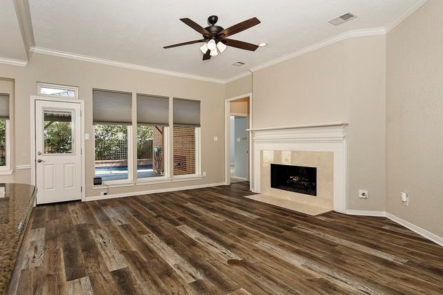 6 Thornbush Place, The Woodlands, TX 77381