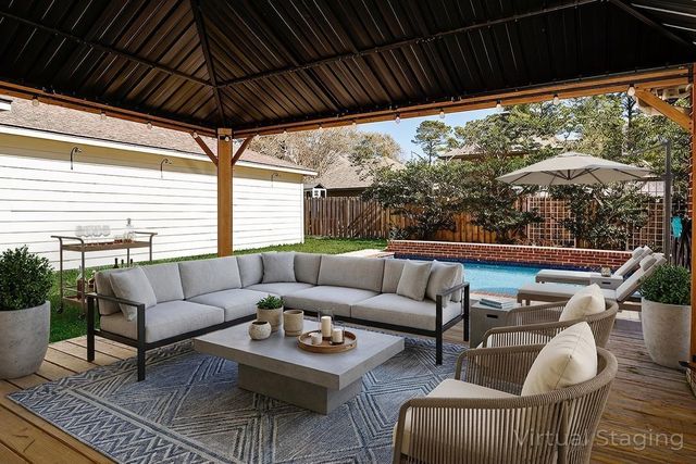 6 Thornbush Place, The Woodlands, TX 77381